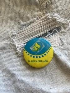 Talking Heads Pinback Button Badge Pin Vintage 80s Concert Tour Promo Shirt 237 - Picture 1 of 3