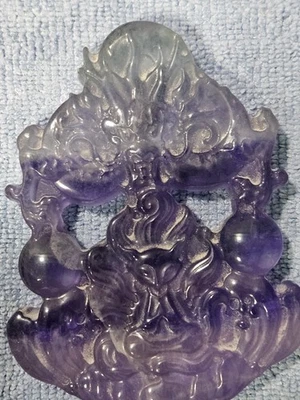 Dragón de cristal tallado de fluorita púrpura de 3 pulgadas y zorro de nueve colas con soporte Foto 1 de 4