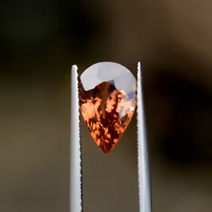 3.59ct Untreated Natural Pear Champagne Zircon Tanzania - Picture 1 of 3