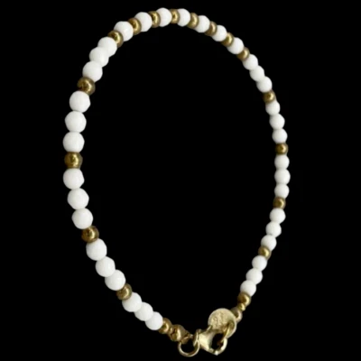 Bracciale uomo di perle agata bianca e sfere color oro argento 925 Made in Italy - Immagine 1 di 4