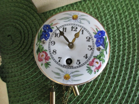 MIB! VINTAGE WINTERMANTEL MINI ENAMELED NOVELTY WALL CLOCK Cover