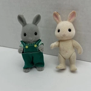 Calico Critters Maple Town Rabbits Sylvanian Toys - Picture 1 of 6