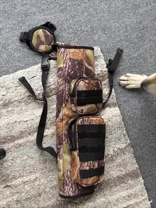 Arrow Quiver and Arrows - Picture 1 of 13