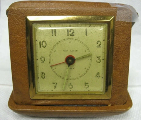 VIntage New Haven travel clock Cover
