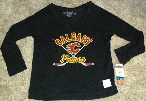 Calgary Flames Womens Adidas Crew Neck Sweatshirt sz. Adult Medium New NHL Cover