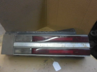Luz trasera lateral derecha del pasajero Buick Century 1982 1983 2 puertas 5973240 Foto 1 de 4