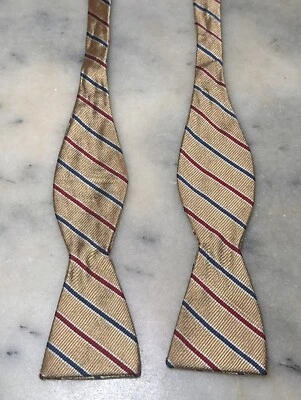 Pajarita ajustable Paul Stuart vintage 100 % seda dorada a rayas tejida Foto 1 de 4