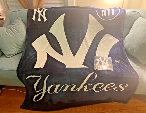 New York Yankees Oversize Silk Touch Throw Blanket 55x70 Genuine Baseball NY MLB Cover