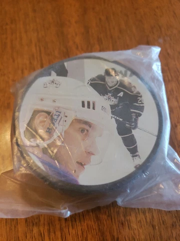 B1016B15 | We Are The Kings Luc Robitaille #20 NHL Hockey Puck Cover