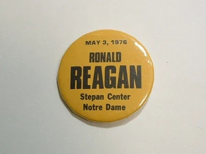 1976 Ronald Reagan For President @ Notre Dame Campaign Pin Button - Picture 1 of 4