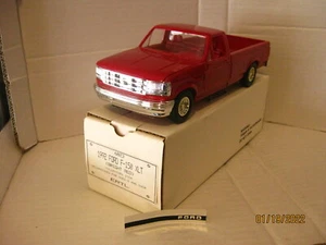 1992 FORD F-150 XLT PICKUP 1/25 scale PROMO BY AMT-BRIGHT RED, WITH ORIGINAL BOX - Picture 1 of 10