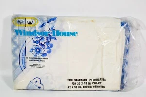 VTG Windsor House 50% Cotton Blue and White Floral 2 Standard Pillowcases - Picture 1 of 2