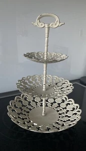 Etagere mit 3 Etagen,Teile ,Beige aus Metall Nostalgie 36 24/17/12 - Bild 1 von 5