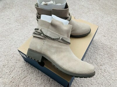 NIB American Eagle Outfitters Light Khaki Suede Ankle Booties Women’s Size 6 Foto 1 de 4