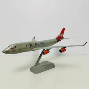 Virgin Atlantic Kunststoff Passagier Jumbo Jet Flugzeug Schreibtisch Ausstellungsmodell - Bild 1 von 5