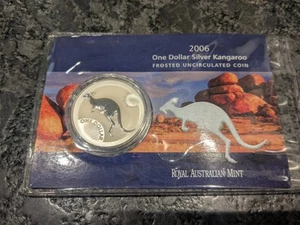 2006 Australian $1 Silver Dollar 'Kangaroo' In Display Card - Picture 1 of 5