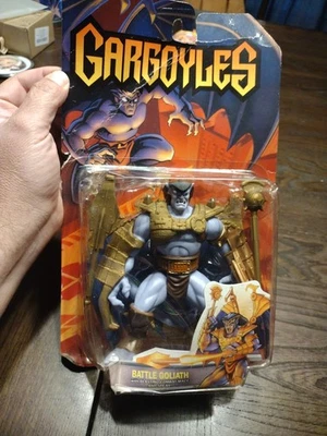 Boneco de ação Gárgulas 1995 Battle Golias (danificado) no pacote - Imagem 1 de 4