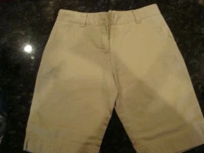 Bermudas escolares Izod para niñas color caqui tostado talla 12 R Foto 1 de 4