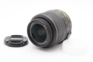 Lente Nikon AF-S DX Nikkor 18-55 mm F/3,5-5,6 G VR con tapas de Japón [casi c... - Imagen 1 de 12