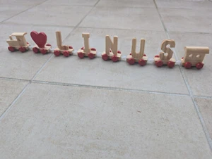 Buschstabenzug, Namenszug aus Holz.  L, I, N, U, S + Herz + Lok + Endwagen - Bild 1 von 24