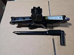Ford Escape emergency scissor jack tool set lift lug wrench fits 2013-2019 - Picture 1 of 2