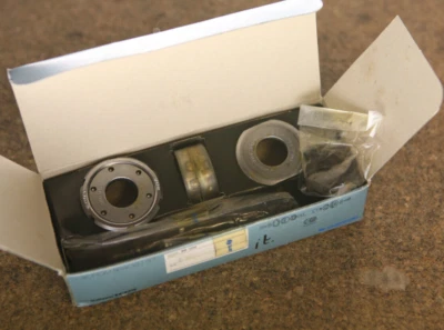 Vintage NOS NEW NIB Shimano 105 / BB-1050 115mm Italian bottom bracket - Image 1 of 4