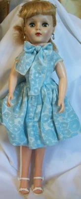 Muñeca de vinilo vintage Eegee 18" moda debutante años 50 60 ojos dormidos Foto 1 de 4