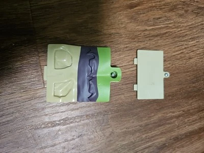 Cubiertas de batería de repuesto AVENGERS ASSEMBLE Hulk Smash R/C solo para piezas Jeep Foto 1 de 3