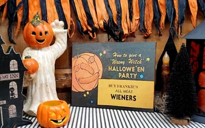 HILARIOUS VINTAGE RETRO STYLE HALLOWEEN PARTY WEENY WITCH HOT DOG PUMPKIN SIGN - Picture 1 of 9