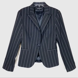 NWOT Express Design Studio Black & White Pinstriped Blazer Jacket Size 6 - Picture 1 of 9
