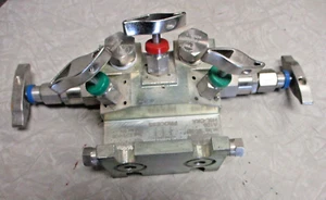 SCHNEIDER Tipo H5L-CKA Collettore 5 Valvole, Acciaio al Carbonio, 2000-psi CWP, Soft Seat - Foto 1 di 10