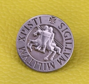 Knights Templar Seal Silver  25mm Lapel Pin - Picture 1 of 2