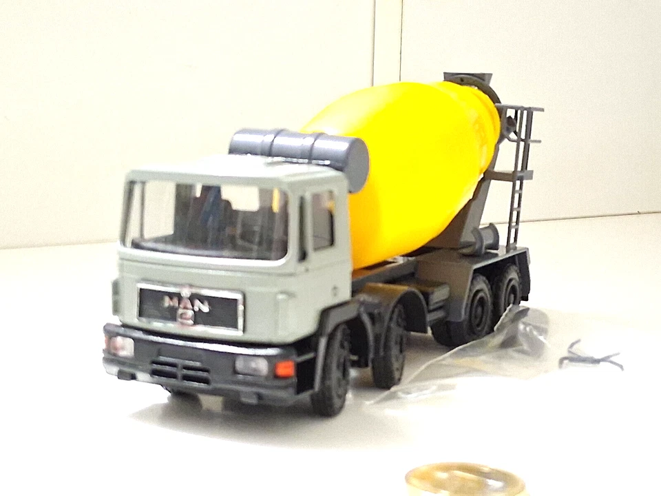 KONRAD CAMION MAN BETONIERA SCALA 1/50 451862 - Immagine 1 di 4