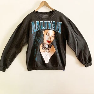 Aaliyah Washed Gray Crew Neck Sweatshirt Small - Picture 1 of 4