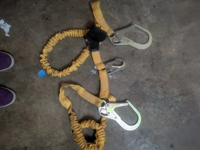 Cordón de doble pierna Werner Softcoil con ganchos a presión protección contra caídas Foto 1 de 4