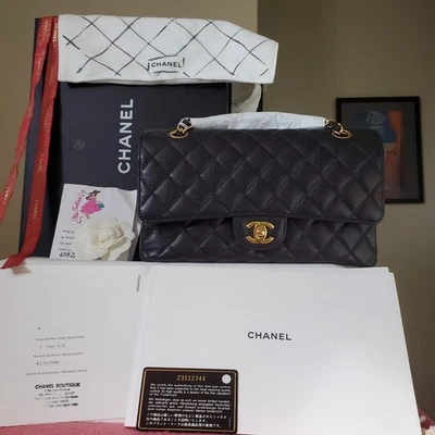 $11,300 CHANEL Double Flap Classic Medium black  caviar bag gold hw  - Image 1 of 4