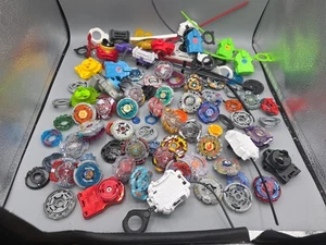 ENORME LOTE Beyblade Hasbro Takara Tomy Metal Masters Juegos Surtidos Piezas de Lanzador - Imagen 1 de 4