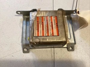 2003 SUBARU FORESTER SRS BAG CONTROL MODULE OEM 98221SA031  - Picture 1 of 7