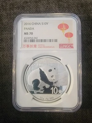 2016 Chinese  10 Yuan Panda Bear on a Bamboo branch ....30 gm Silver - Image 1 of 2