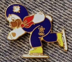 Pin Olímpico de Patinaje de Velocidad ~ 1988 Calgary ~ Mascota ~ Howdy ~ por HoHo NYC - Imagen 1 de 3