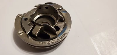 Genuine Vintage Singer 101 Sewing Machine rotating hook complete 66731 Simanco - Image 1 of 4