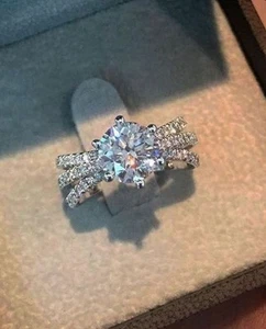 Anello di fidanzamento con diamanti simulati taglio tondo 2,80 ct in oro... - Imagen 1 de 3