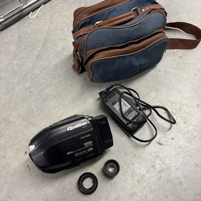 Quasar Palm Sight Camcorder VM-L459 VHS-C Damaged - Image 1 of 4