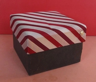 Krawattenbox rot silber gestreift - Geschenkbox passend für Tuch + Krawatte - Bild 1 von 3