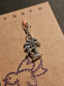 CLIP ON CHARM PALM TREE WITH BABY FOR BRACELET HANDBAG ZIP PURSE GIFT - Picture 1 of 5