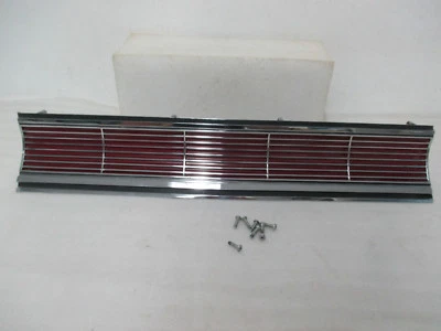 Mopar NOS 1969 Chrysler New Yorker Tail Lamp Opening Finish Panel 2930092D Foto 1 de 4