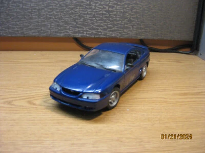 1/18 1994 MUSTANG GT,蓝色 #2 UNIVERSAL HOBBIES 出品,无盒 — 第 1/4 张图片