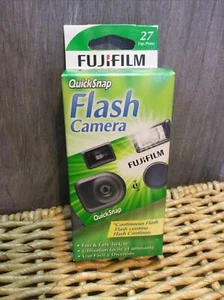 NIB Fujifilm Fuji Quicksnap Flash 400 Single Use Disposable Camera EXP 6/2009 - Picture 1 of 4