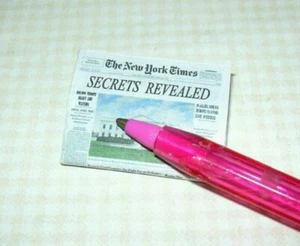 Miniatura "Cindi's Minis" Multipagina NY Times Giornale Quotidiano: CASA DELLE BAMBOLE 1:12 - Foto 1 di 6