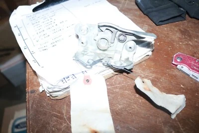 Nuevo de Lote Antiguo International Harvester Travelall Pickup 1969 - 71 pestillo de puerta interior R/H Foto 1 de 4